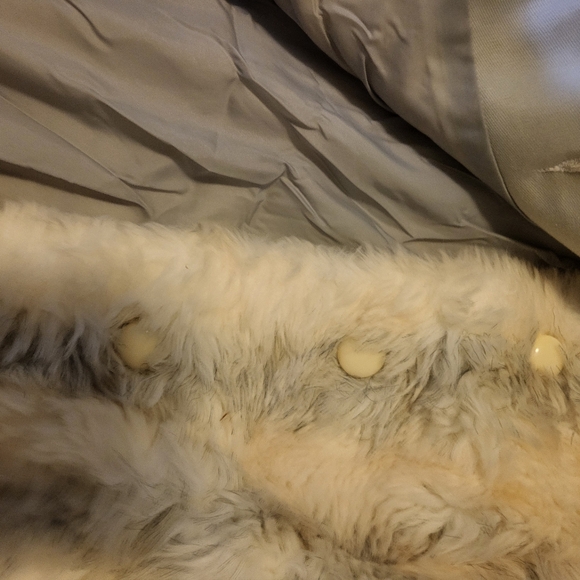 Child's faux fur coat - Picture 2 of 6